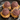 Duraznos rostizados con helado de açaí